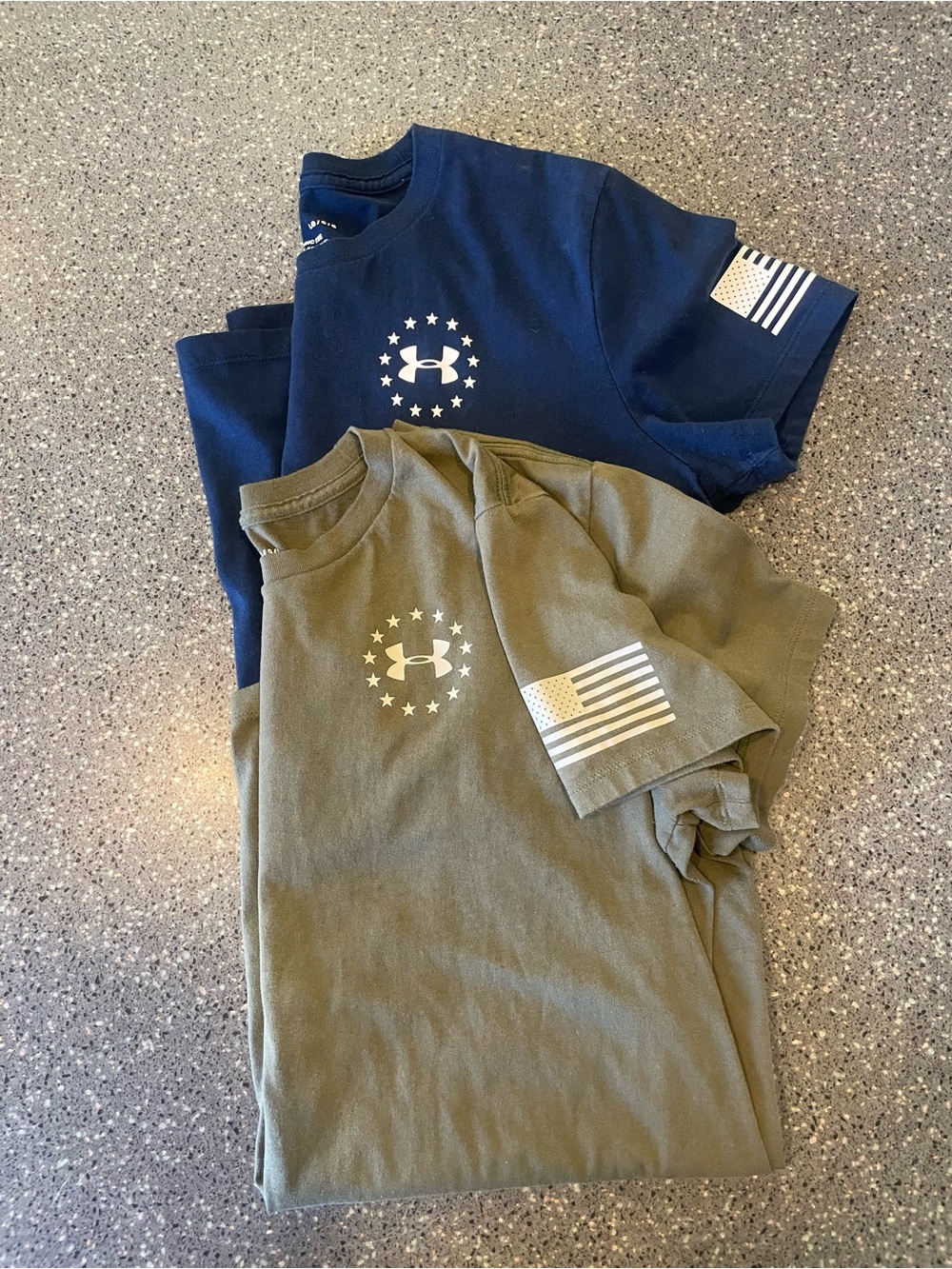Under Armour Short Sleeve Tees - Navy & Olive Green